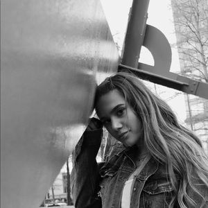 Meet your Posher, Isabelle